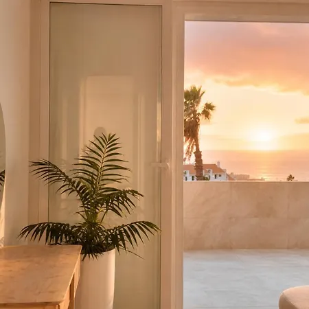 Sea View Modern With Terrace Апартаменты *
